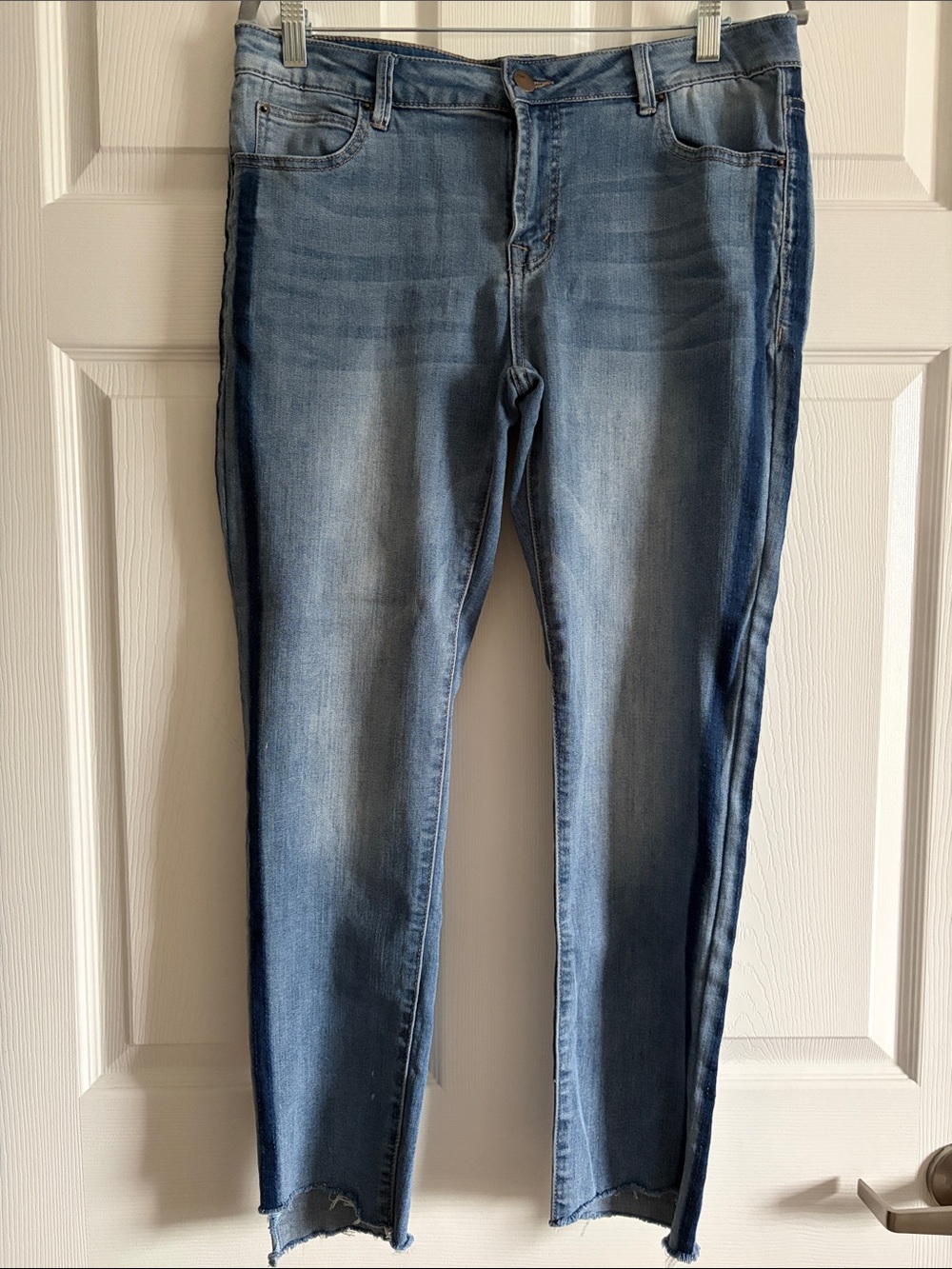 Mystree Medium Wash Straight-Leg Jeans with Side Stripe 29